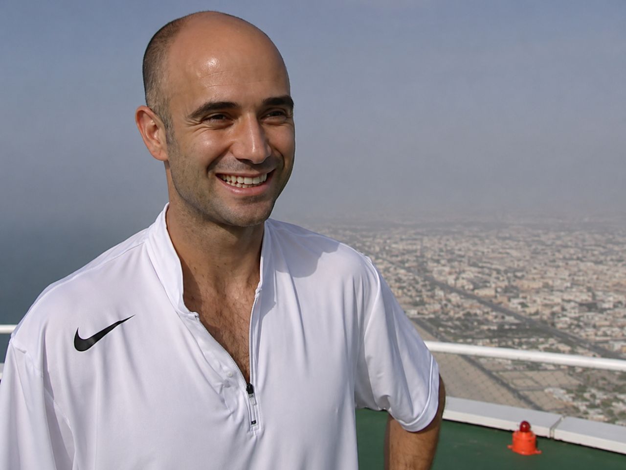 Andre Agassi en el helipuerto del Burj Al Arab - RDM